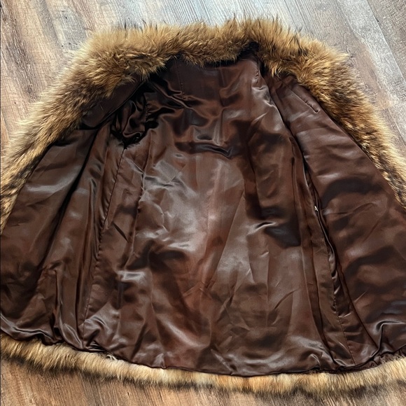 Elegant Raccoon Fur Coat - Picture 8 of 13